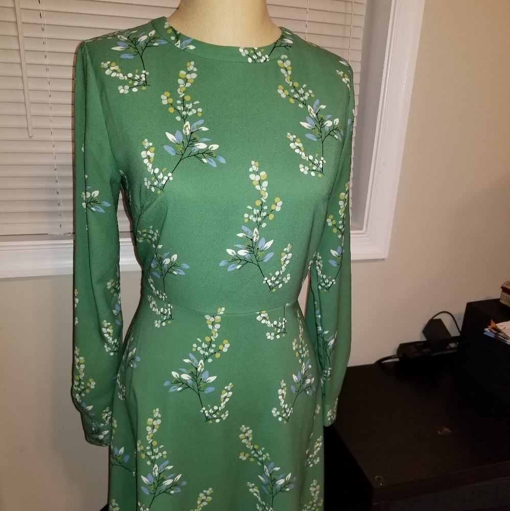 Long sleeve short floral dress size 6 by LOFT